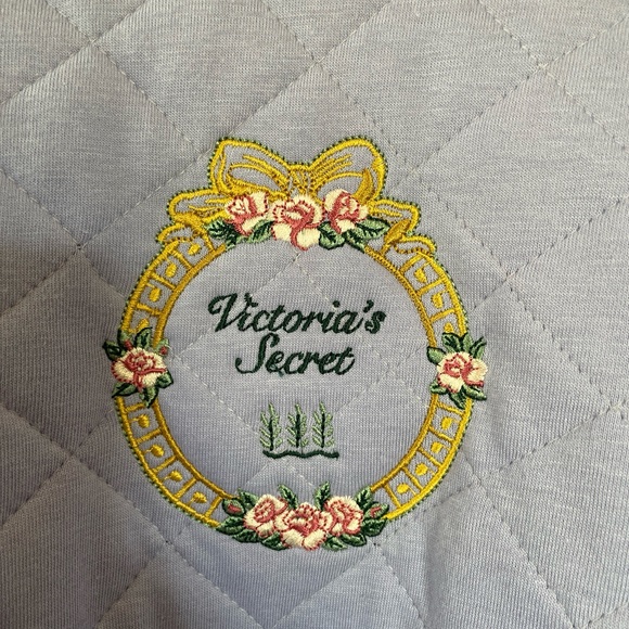 Victoria’s Secret Lavender quilted crew neck M oversized (read description) - Picture 1 of 4